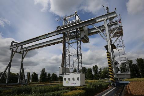 位于英國(guó)洛桑研究所的Scanalyzer Field系統(tǒng) 位于英國(guó)洛桑研究所的Scanalyzer Field系統(tǒng)