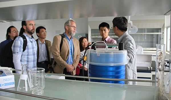 CytoSense 發(fā)明人回訪太湖局流式細(xì)胞使用情況.jpg CytoSense 發(fā)明人回訪太湖局流式細(xì)胞使用情況.jpg