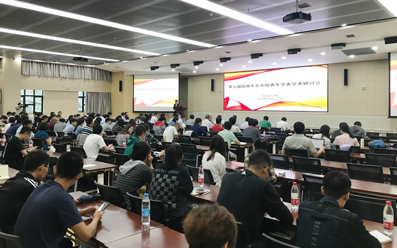 大會現(xiàn)場.jpg 大會現(xiàn)場.jpg